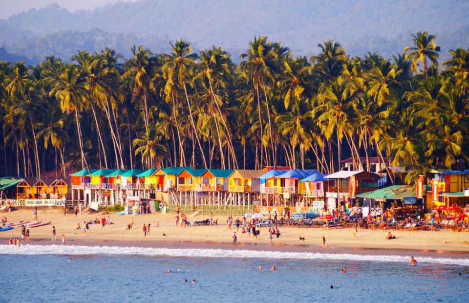 https://mdw-travel-data-us-east-1.s3.amazonaws.com/img/country/India/Palolem-Beach/img_05.jpg