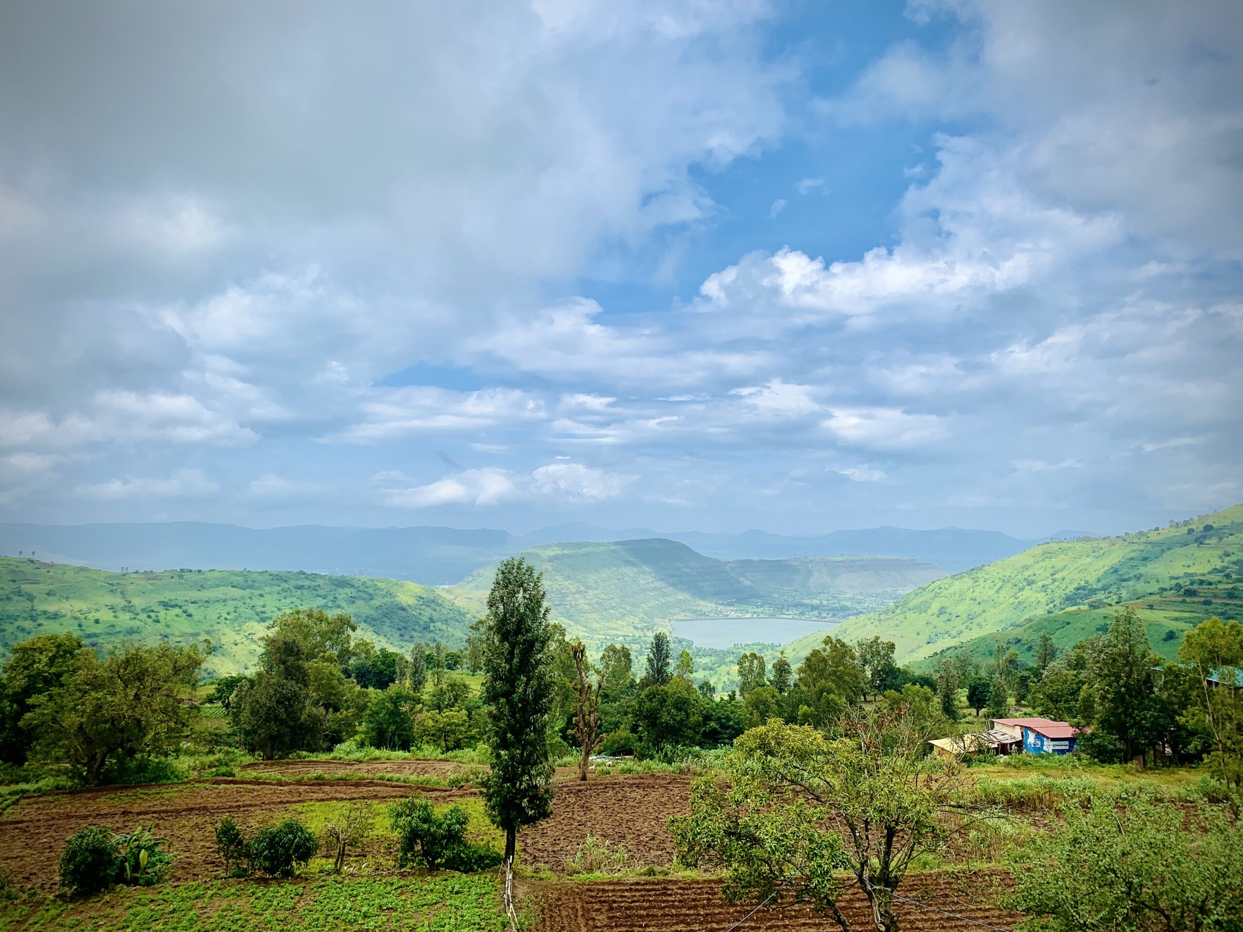 https://mdw-travel-data-us-east-1.s3.amazonaws.com/img/country/India/Panchgani/img_00.jpg