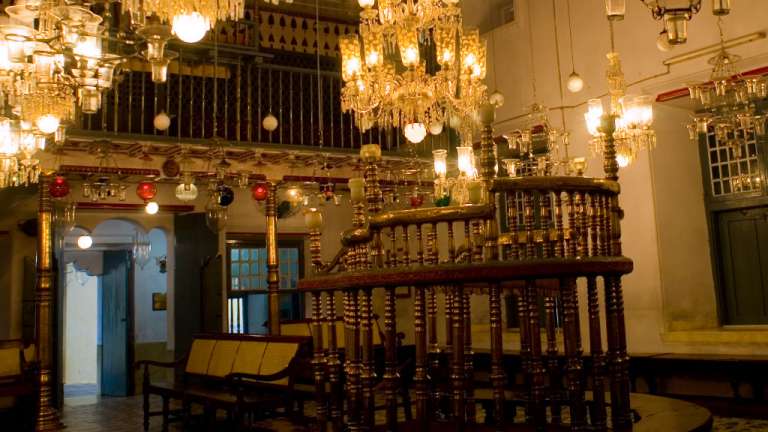 https://mdw-travel-data-us-east-1.s3.amazonaws.com/img/country/India/Paradesi-Synagogue/img_03.jpg