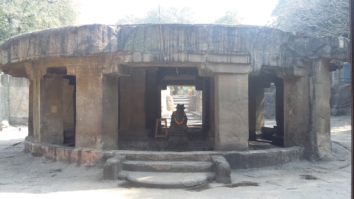 https://mdw-travel-data-us-east-1.s3.amazonaws.com/img/country/India/Pataleshwar-Cave-Temple/img_03.jpg