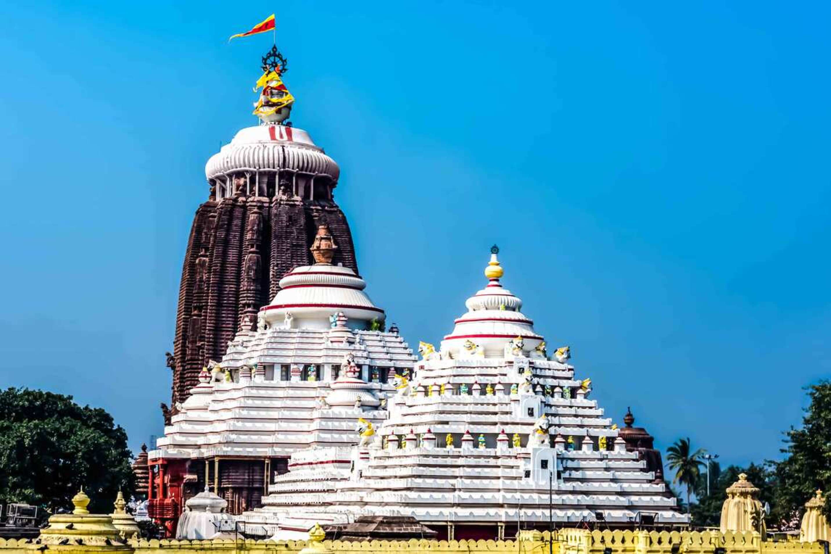 https://mdw-travel-data-us-east-1.s3.amazonaws.com/img/country/India/Puri-Beach/img_01.jpg