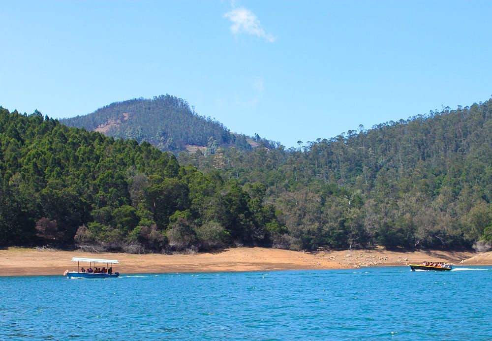 https://mdw-travel-data-us-east-1.s3.amazonaws.com/img/country/India/Pykara-Lake/img_01.jpg