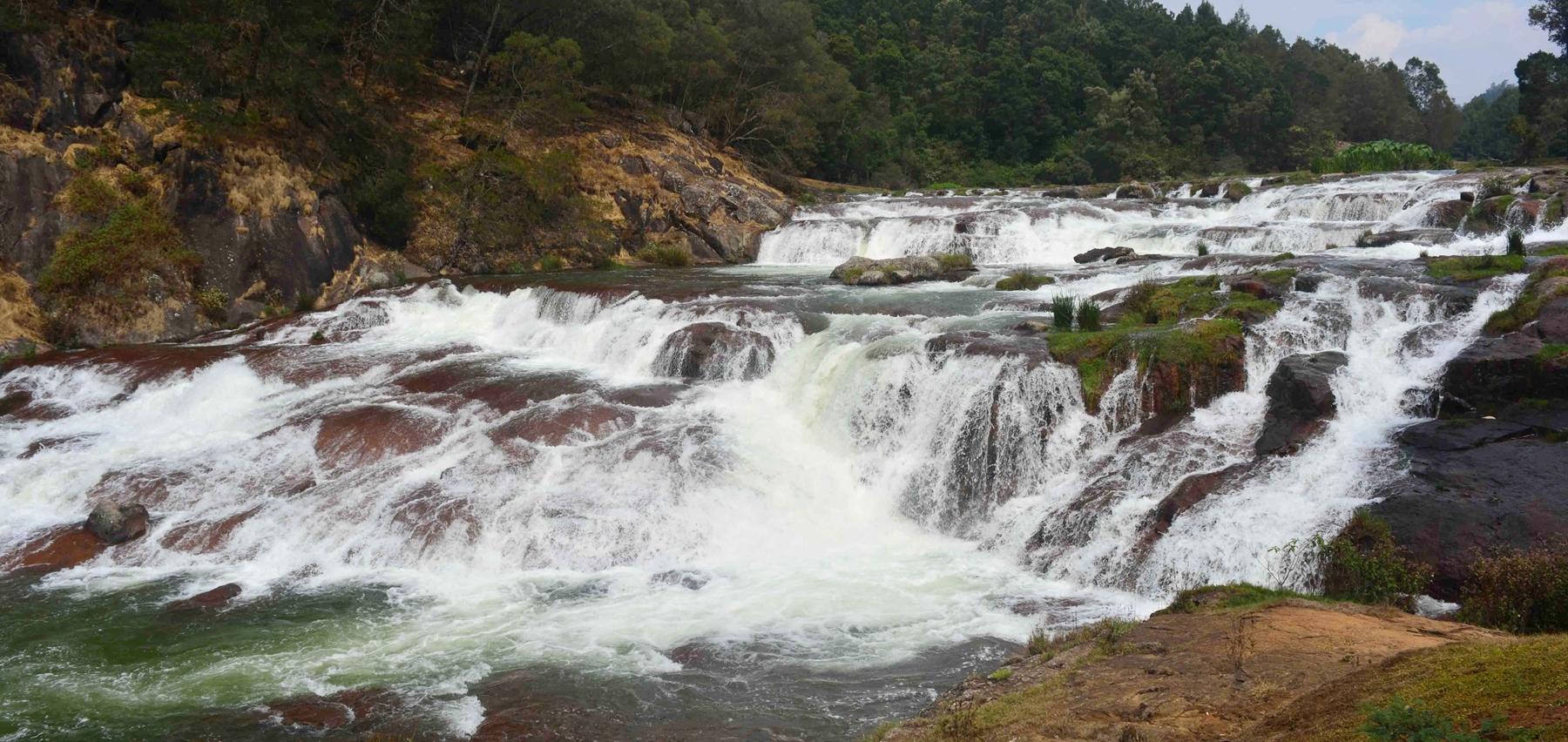 https://mdw-travel-data-us-east-1.s3.amazonaws.com/img/country/India/Pykara-Lake/img_03.jpg