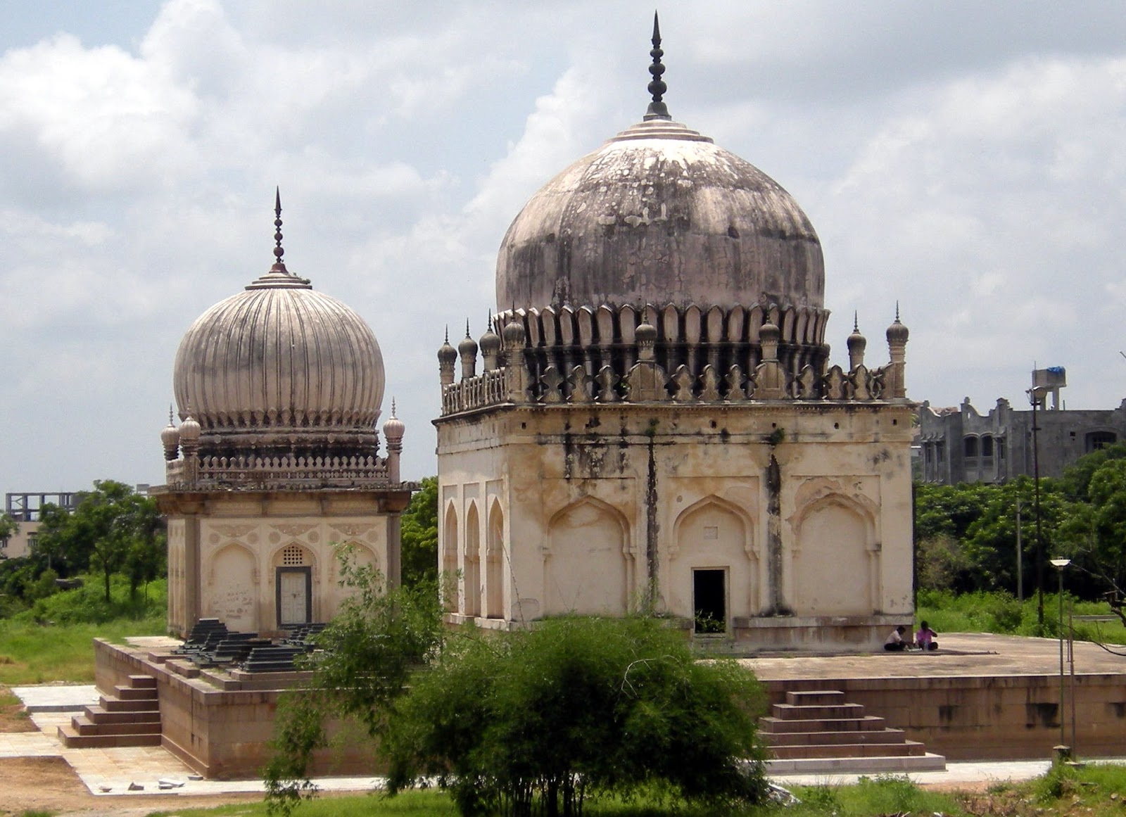 https://mdw-travel-data-us-east-1.s3.amazonaws.com/img/country/India/Qutb-Shahi-Tombs/img_01.jpg