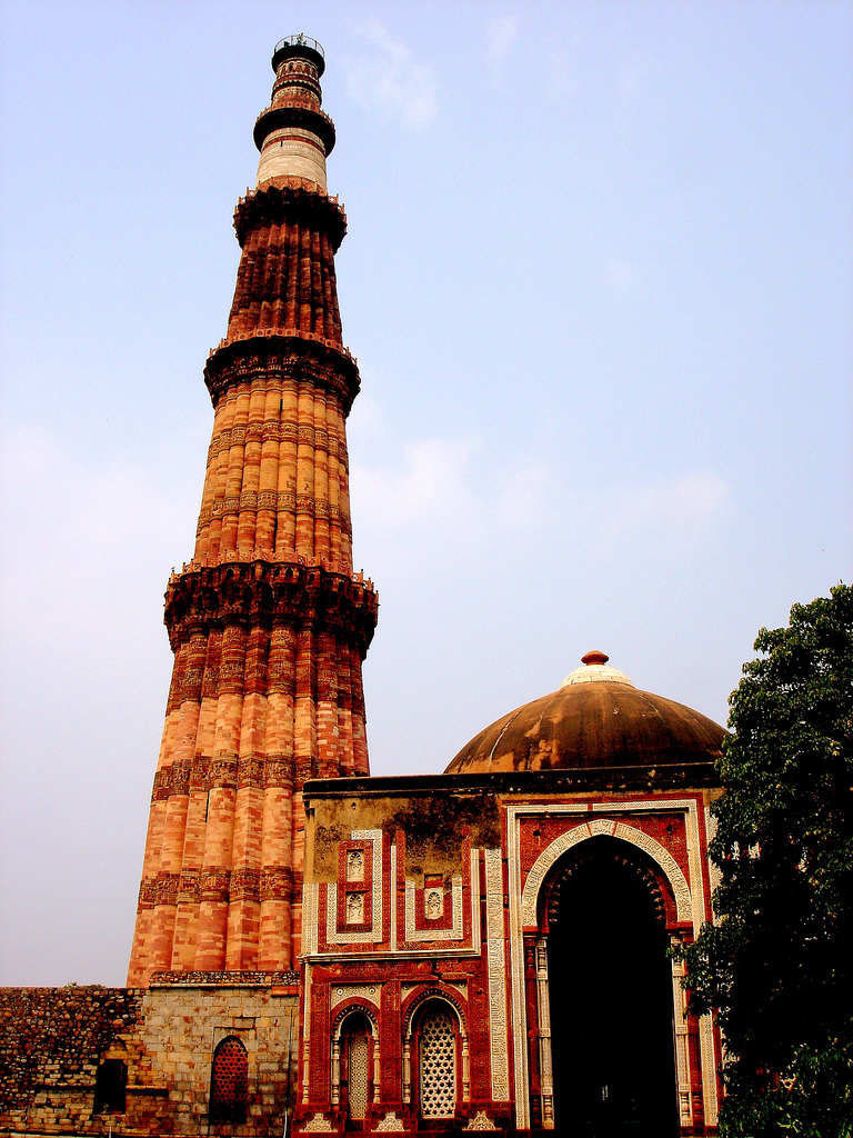 https://mdw-travel-data-us-east-1.s3.amazonaws.com/img/country/India/Qutub-Minar/img_01.jpg
