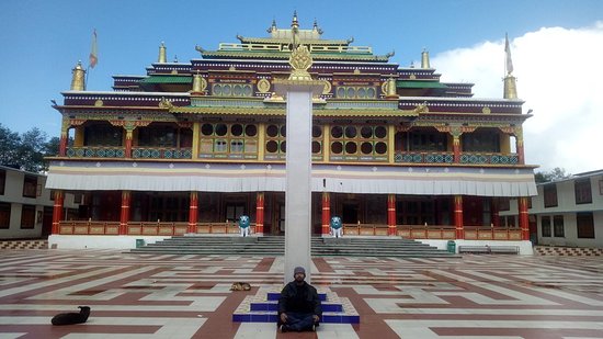 https://mdw-travel-data-us-east-1.s3.amazonaws.com/img/country/India/Ralong-Monastery/img_03.jpg