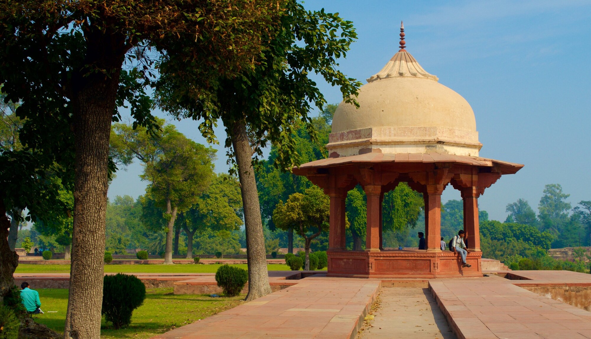 https://mdw-travel-data-us-east-1.s3.amazonaws.com/img/country/India/Ram-Bagh/img_01.jpg