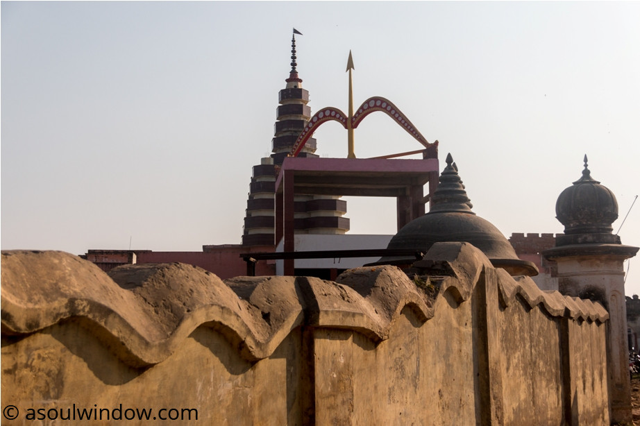 https://mdw-travel-data-us-east-1.s3.amazonaws.com/img/country/India/Ram-Janmabhoomi/img_03.jpg