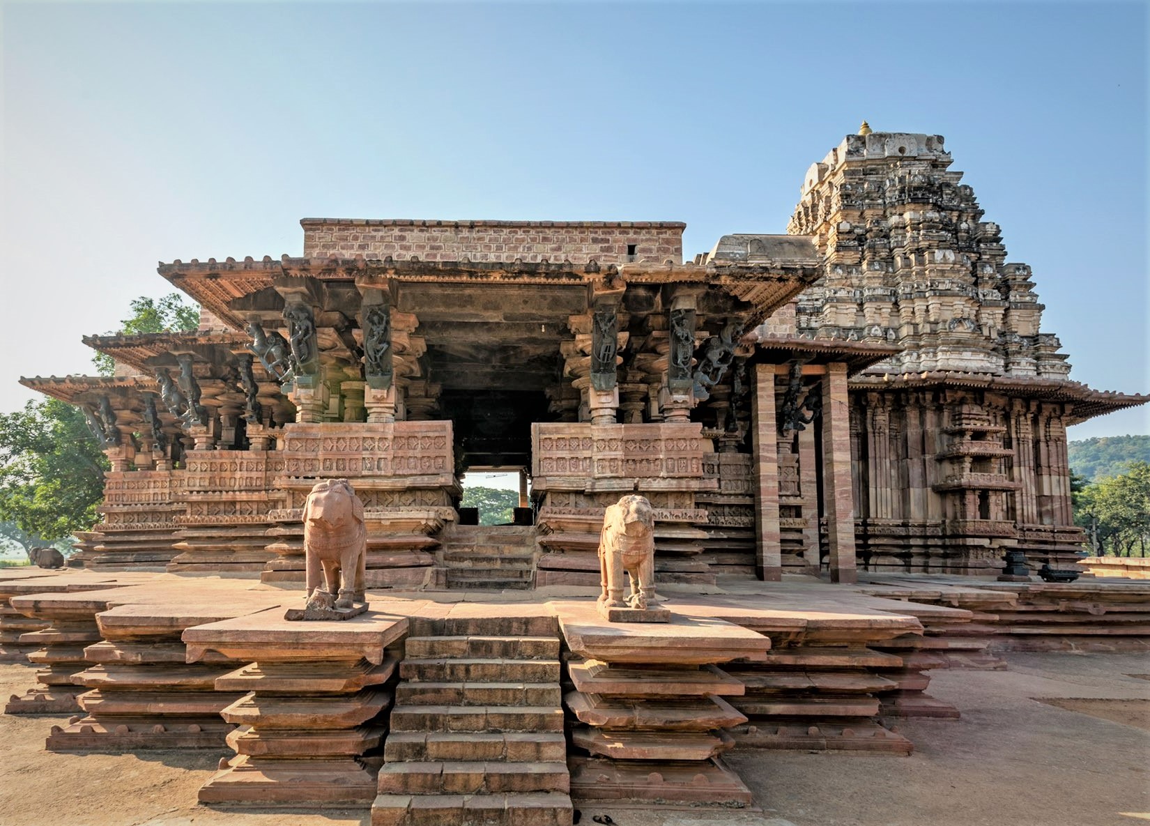 https://mdw-travel-data-us-east-1.s3.amazonaws.com/img/country/India/Ramappa-Temple/img_02.jpg