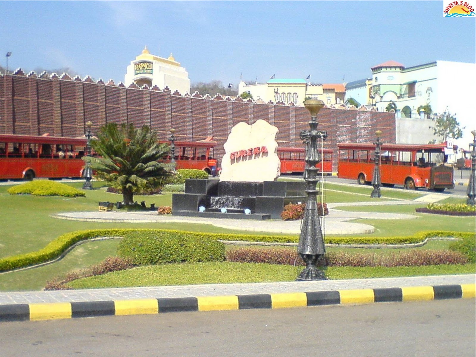 https://mdw-travel-data-us-east-1.s3.amazonaws.com/img/country/India/Ramoji-Film-City/img_02.jpg