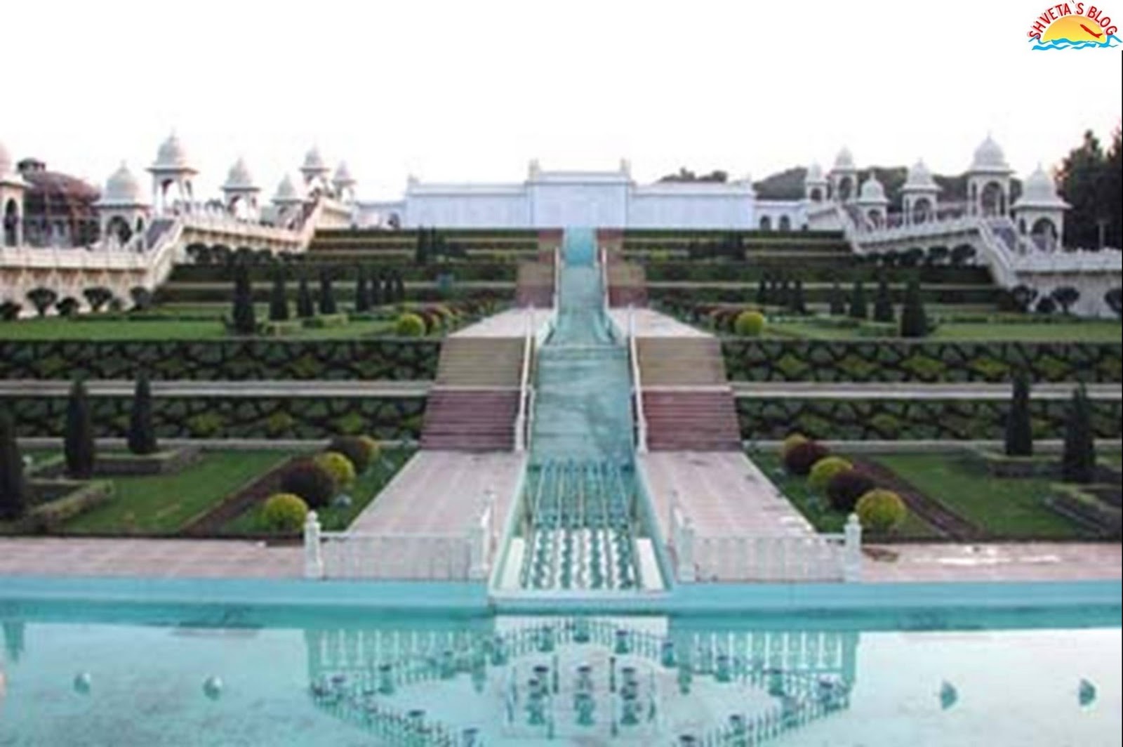 https://mdw-travel-data-us-east-1.s3.amazonaws.com/img/country/India/Ramoji-Film-City/img_03.jpg