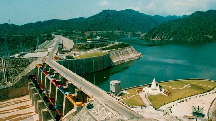 https://mdw-travel-data-us-east-1.s3.amazonaws.com/img/country/India/Ranjit-Sagar-Dam/img_02.jpg