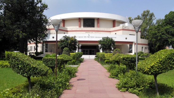 https://mdw-travel-data-us-east-1.s3.amazonaws.com/img/country/India/Ranjit-Singh-Museum/img_02.jpg