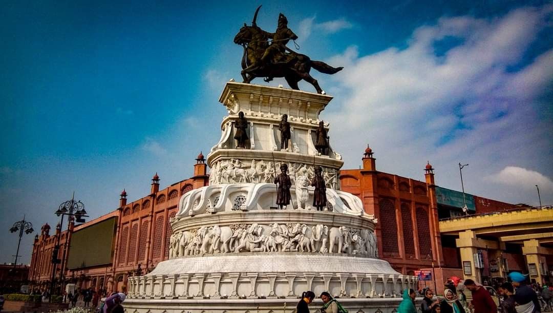 https://mdw-travel-data-us-east-1.s3.amazonaws.com/img/country/India/Ranjit-Singh-Museum/img_03.jpg