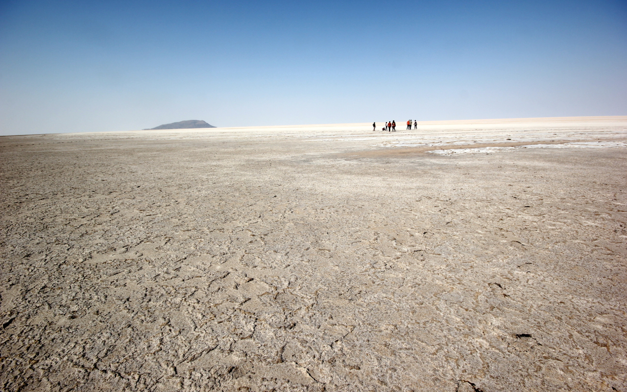 https://mdw-travel-data-us-east-1.s3.amazonaws.com/img/country/India/Rann-of-Kutch/img_02.jpg