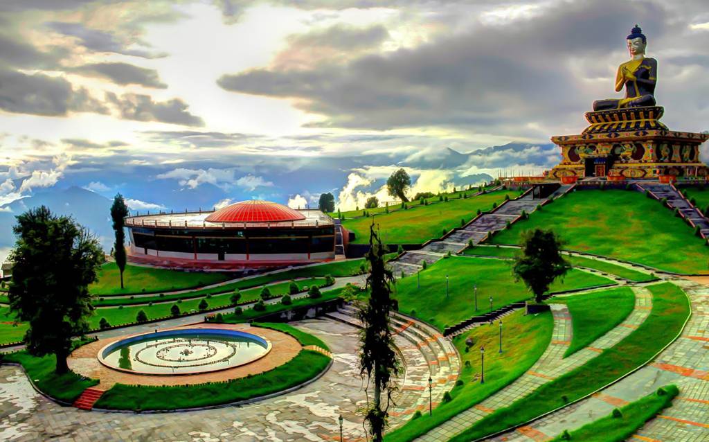 https://mdw-travel-data-us-east-1.s3.amazonaws.com/img/country/India/Ravangla/img_02.jpg
