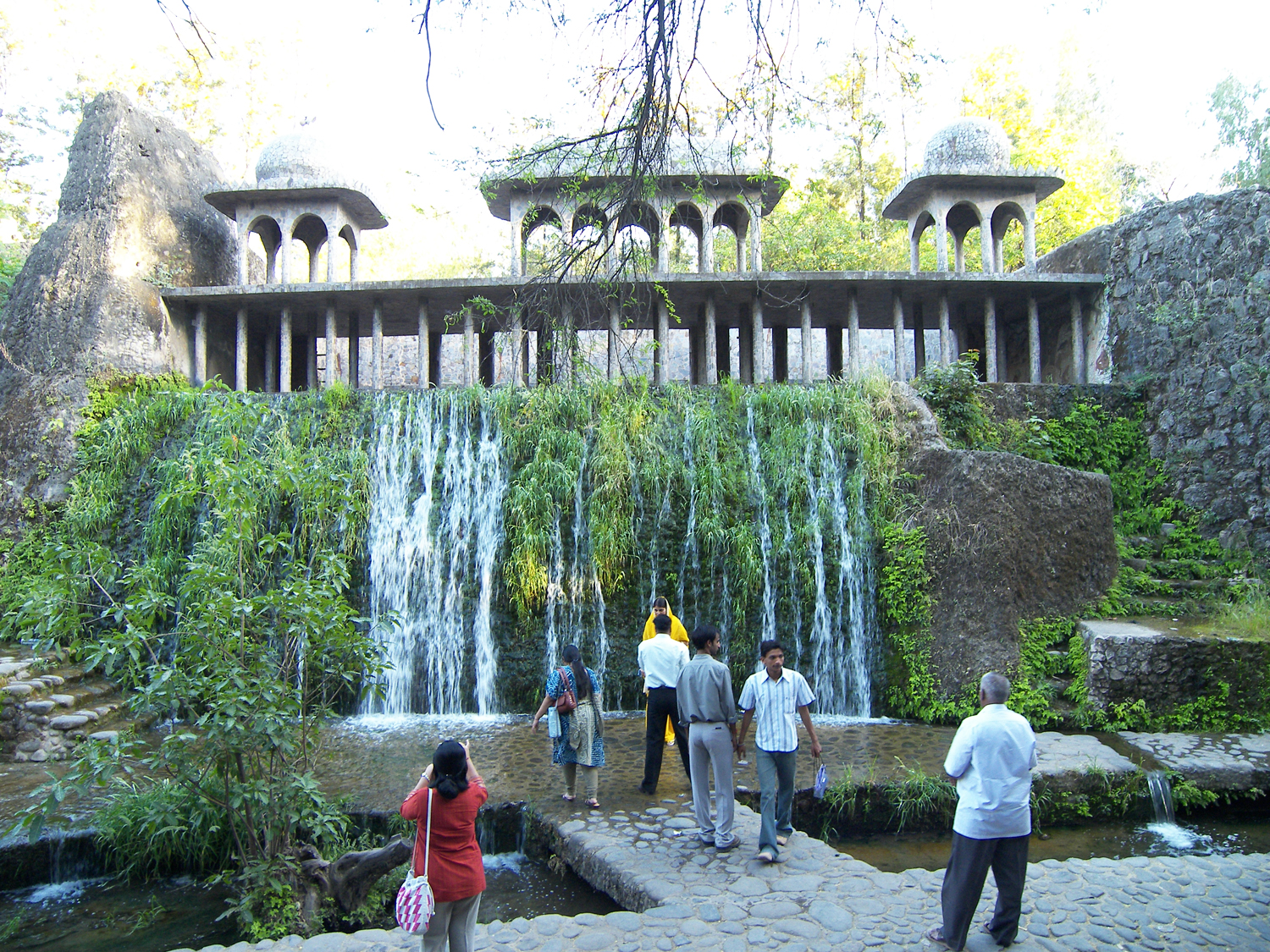 https://mdw-travel-data-us-east-1.s3.amazonaws.com/img/country/India/Rock-Garden/img_02.jpg