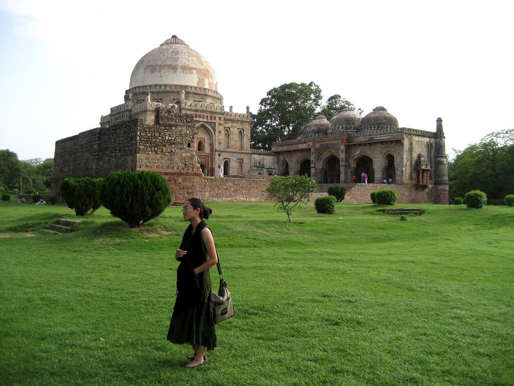 https://mdw-travel-data-us-east-1.s3.amazonaws.com/img/country/India/Safdarjungs-Tomb/img_03.jpg
