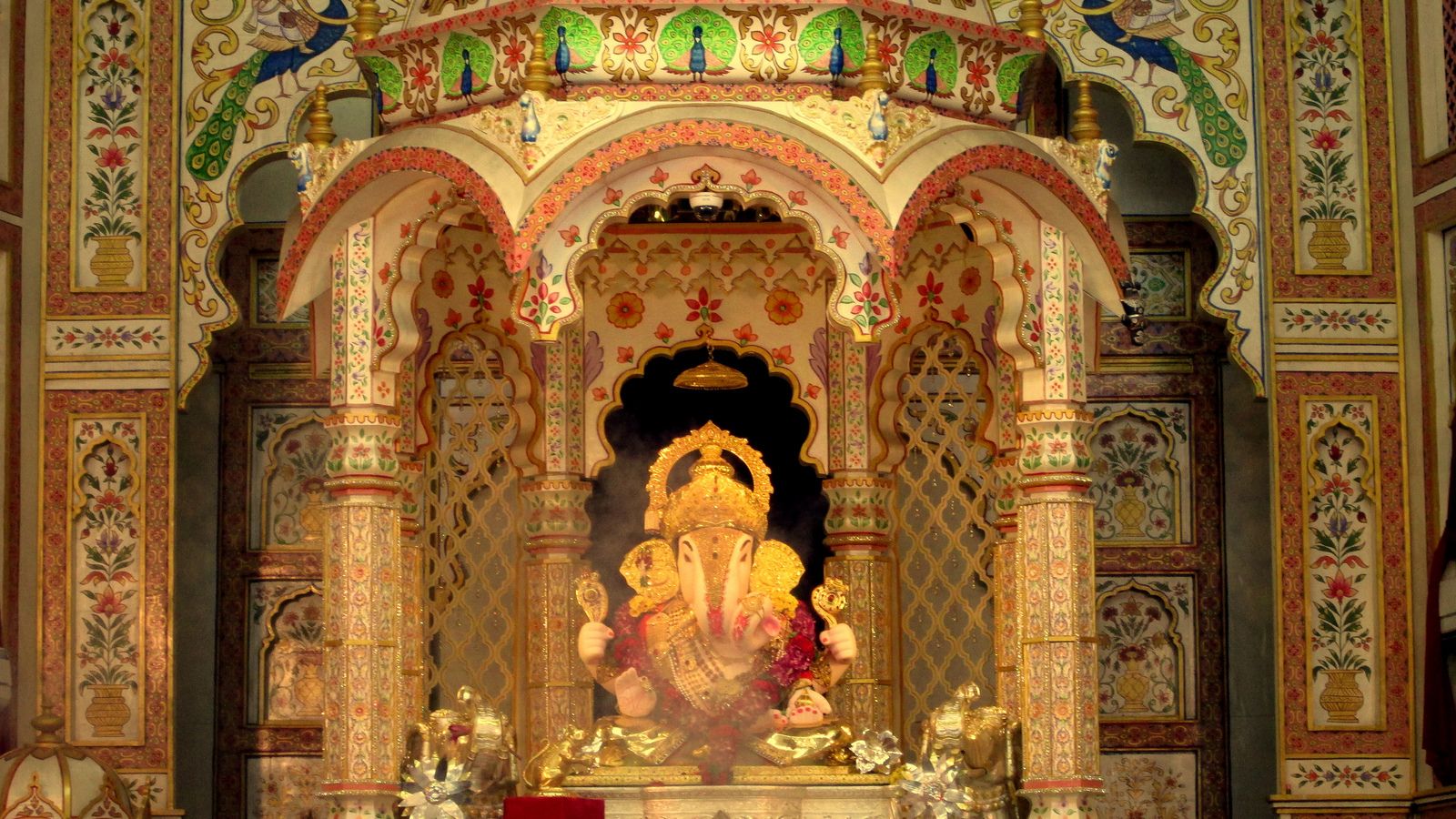 https://mdw-travel-data-us-east-1.s3.amazonaws.com/img/country/India/Sakshi-Ganapati-Temple/img_01.jpg