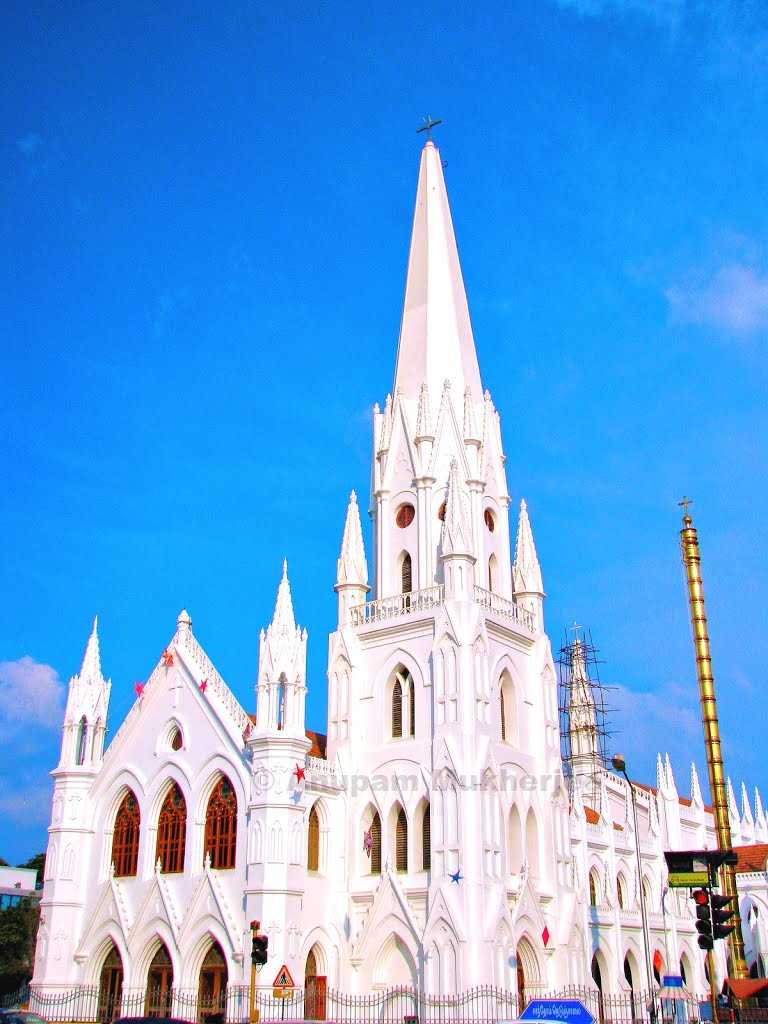 https://mdw-travel-data-us-east-1.s3.amazonaws.com/img/country/India/Santhome-Church/img_01.jpg
