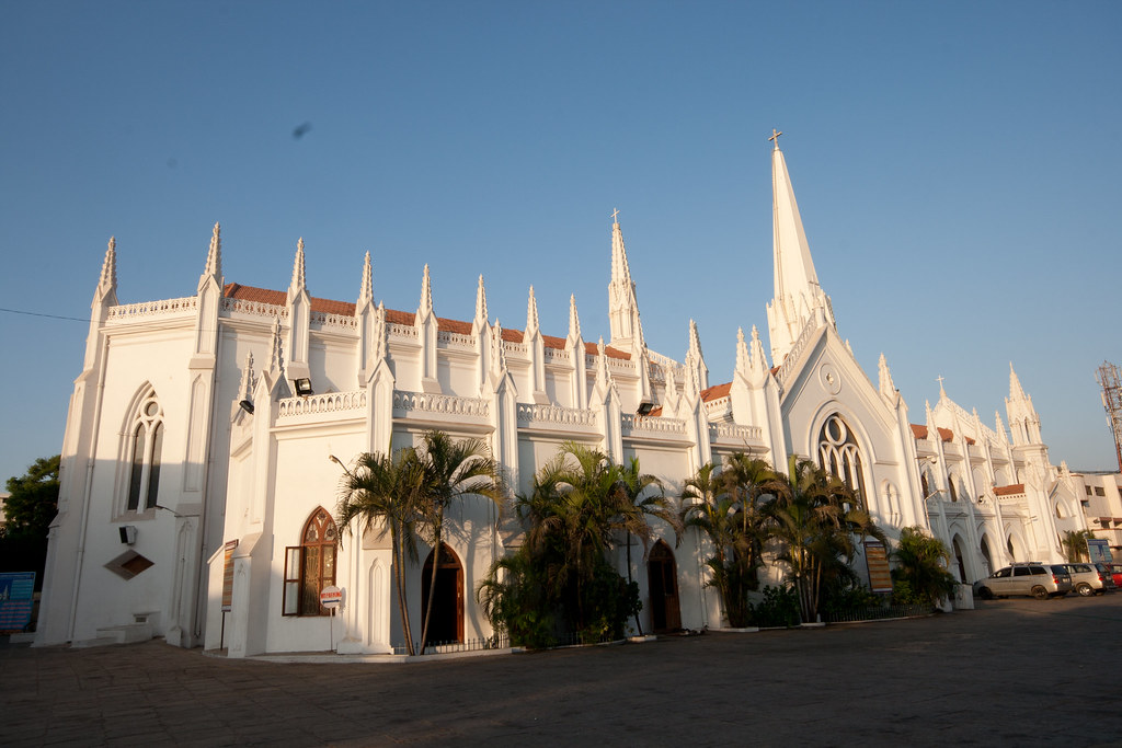 https://mdw-travel-data-us-east-1.s3.amazonaws.com/img/country/India/Santhome-Church/img_02.jpg