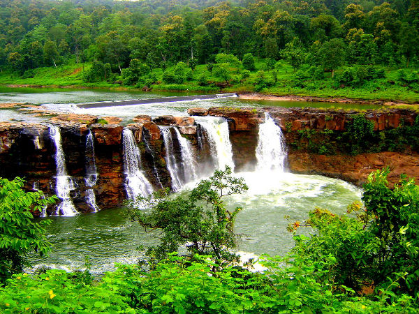 https://mdw-travel-data-us-east-1.s3.amazonaws.com/img/country/India/Saputara-Hill-Station/img_02.jpg