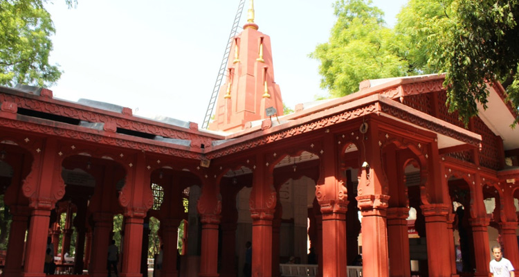 https://mdw-travel-data-us-east-1.s3.amazonaws.com/img/country/India/Saras-Baug/img_02.jpg