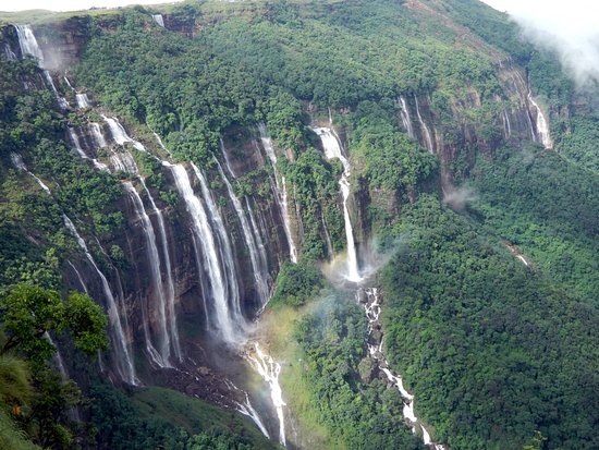 https://mdw-travel-data-us-east-1.s3.amazonaws.com/img/country/India/Seven-Sisters-Waterfalls/img_03.jpg
