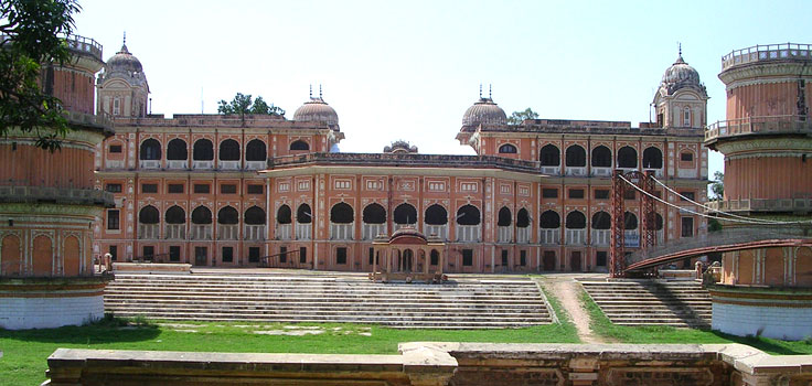 https://mdw-travel-data-us-east-1.s3.amazonaws.com/img/country/India/Sheesh-Mahal--Patiala-/img_02.jpg