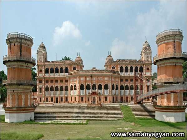 https://mdw-travel-data-us-east-1.s3.amazonaws.com/img/country/India/Sheesh-Mahal-Patiala/img_01.jpg