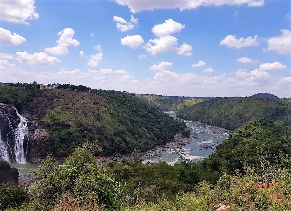 https://mdw-travel-data-us-east-1.s3.amazonaws.com/img/country/India/Shivanasamudra-Falls/img_02.jpg