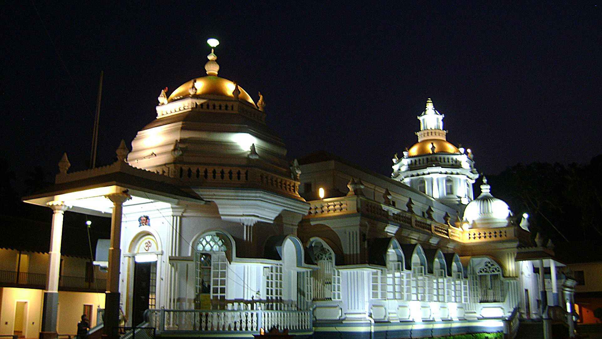 https://mdw-travel-data-us-east-1.s3.amazonaws.com/img/country/India/Shri-Mangeshi-Temple/img_02.jpg