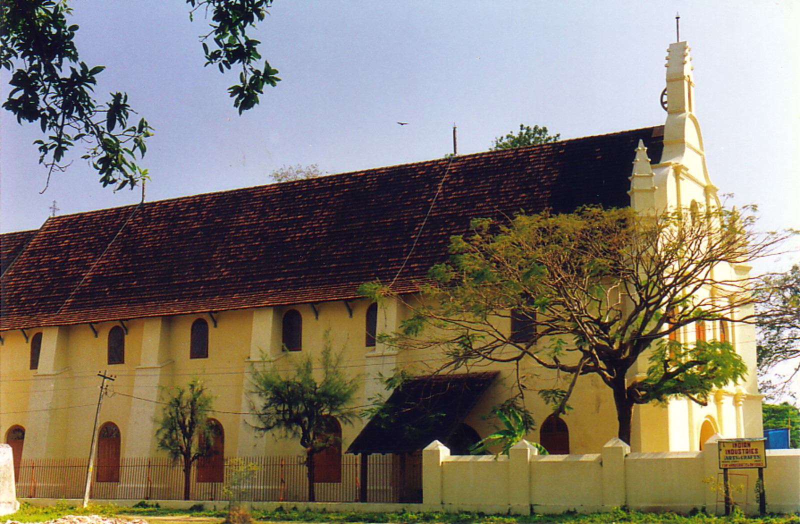 https://mdw-travel-data-us-east-1.s3.amazonaws.com/img/country/India/St-Francis-Church/img_02.jpg