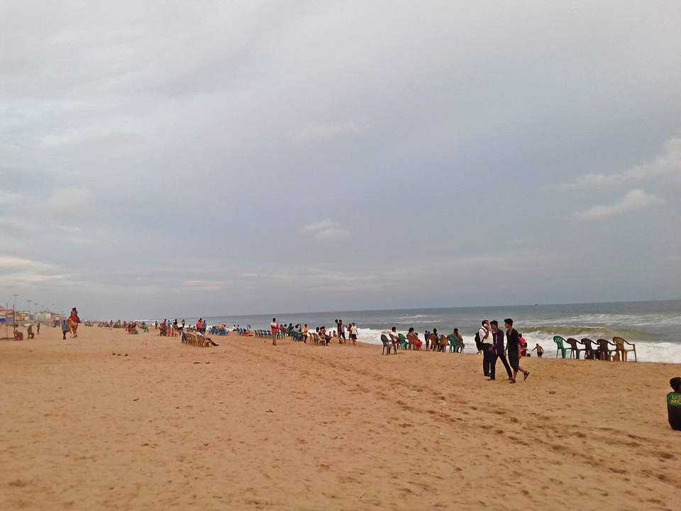 https://mdw-travel-data-us-east-1.s3.amazonaws.com/img/country/India/Swargadwar-Beach/img_02.jpg
