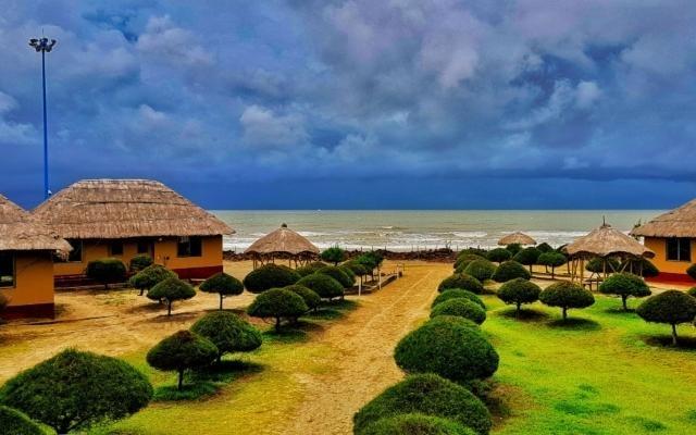 https://mdw-travel-data-us-east-1.s3.amazonaws.com/img/country/India/Talasari-Beach/img_01.jpg
