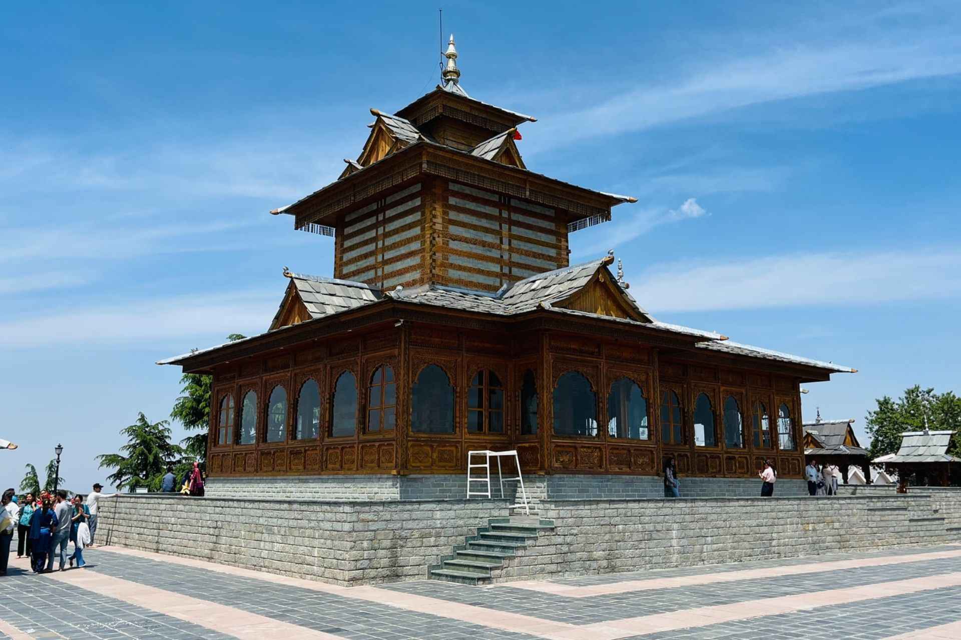 https://mdw-travel-data-us-east-1.s3.amazonaws.com/img/country/India/Tara-Devi-Temple/img_02.jpg