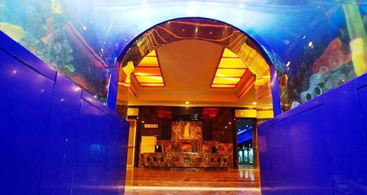 https://mdw-travel-data-us-east-1.s3.amazonaws.com/img/country/India/Taraporewala-Aquarium/img_02.jpg
