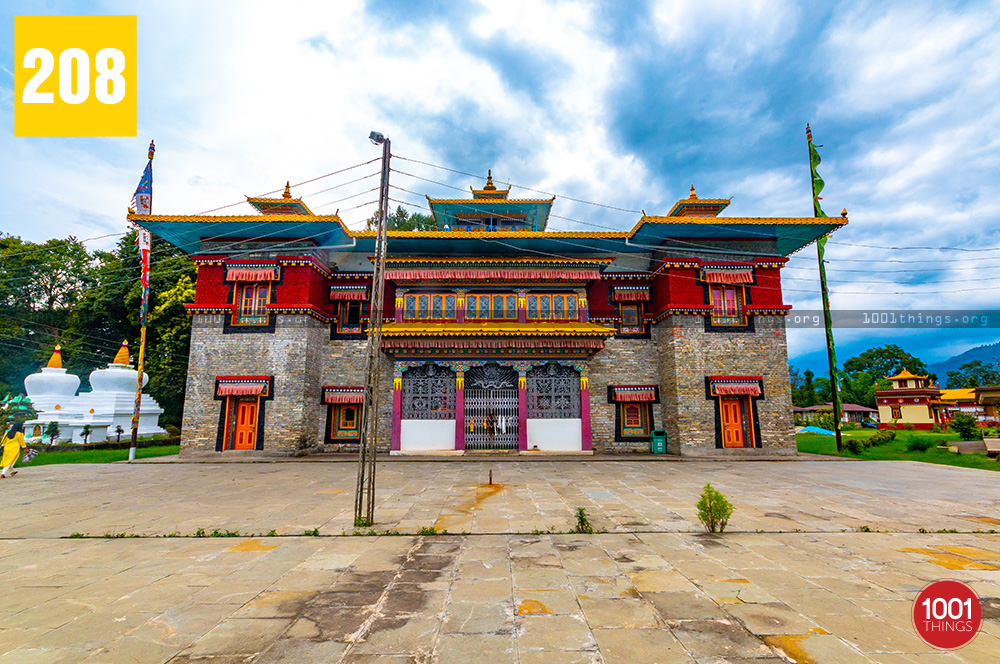 https://mdw-travel-data-us-east-1.s3.amazonaws.com/img/country/India/Tashiding-Monastery/img_01.jpg