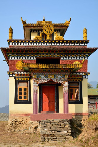 https://mdw-travel-data-us-east-1.s3.amazonaws.com/img/country/India/Tashiding-Monastery/img_02.jpg