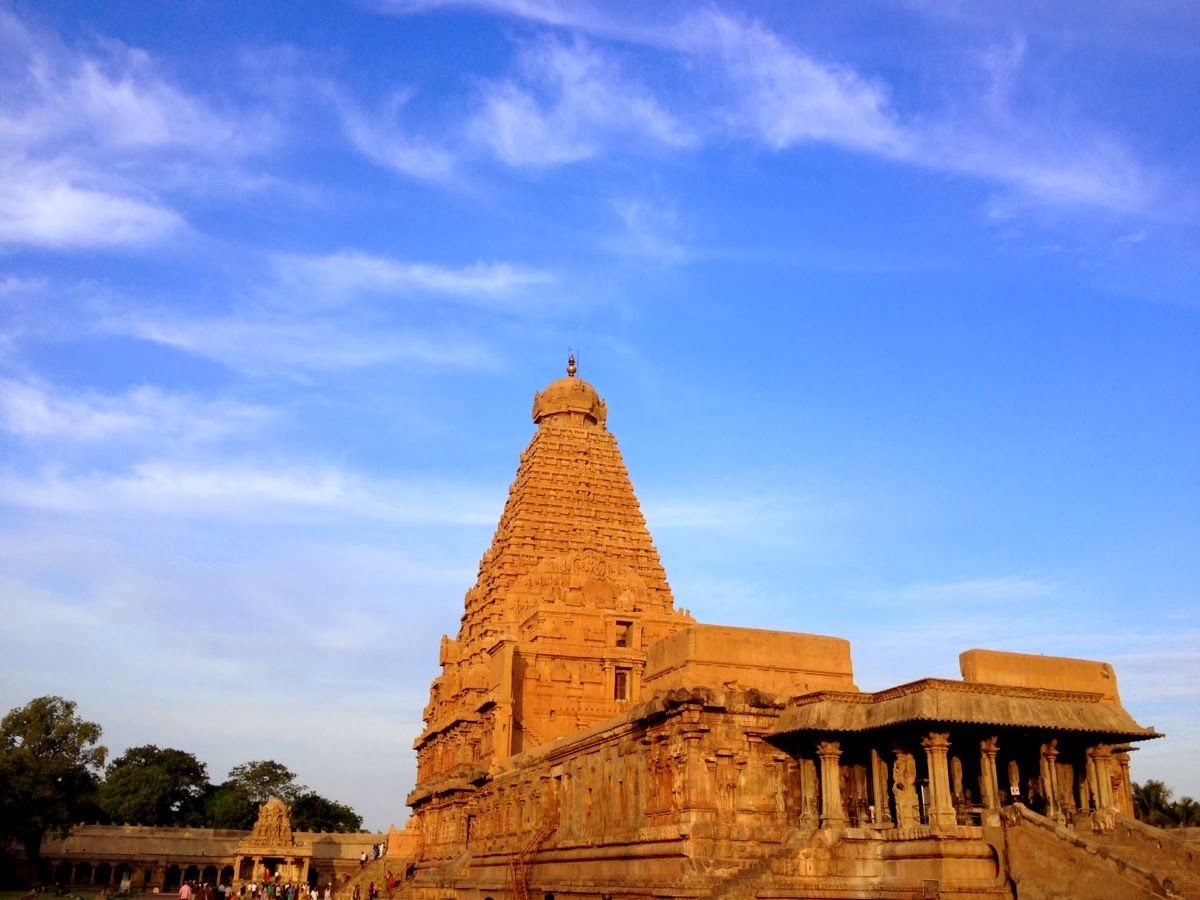 https://mdw-travel-data-us-east-1.s3.amazonaws.com/img/country/India/Thanjavur-Brihadeeswara-Temple/img_02.jpg