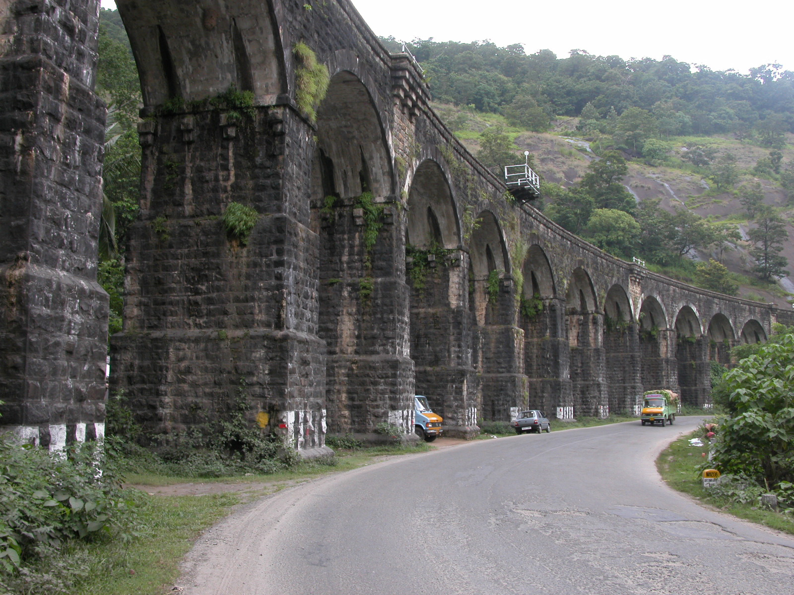 https://mdw-travel-data-us-east-1.s3.amazonaws.com/img/country/India/Thenmala/img_01.jpg