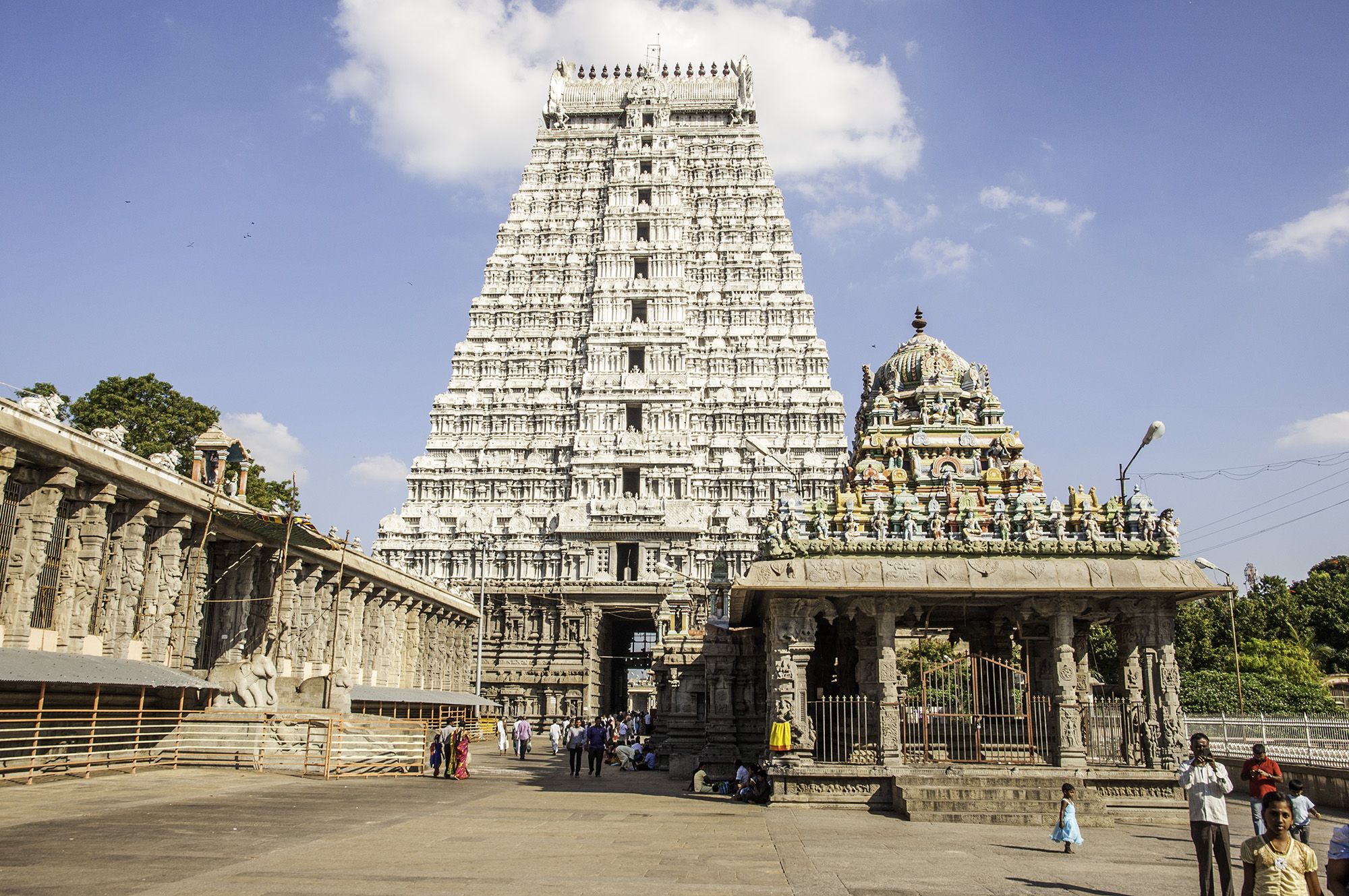 https://mdw-travel-data-us-east-1.s3.amazonaws.com/img/country/India/Tiruvannamalai-Arunachalesvara-Temple/img_01.jpg