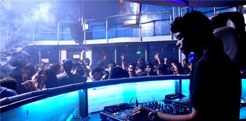https://mdw-travel-data-us-east-1.s3.amazonaws.com/img/country/India/Titos-Nightclub/img_03.jpg