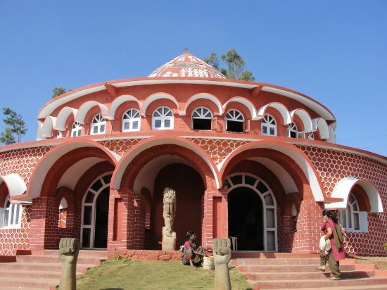 https://mdw-travel-data-us-east-1.s3.amazonaws.com/img/country/India/Tribal-Cultural-Museum/img_01.jpg