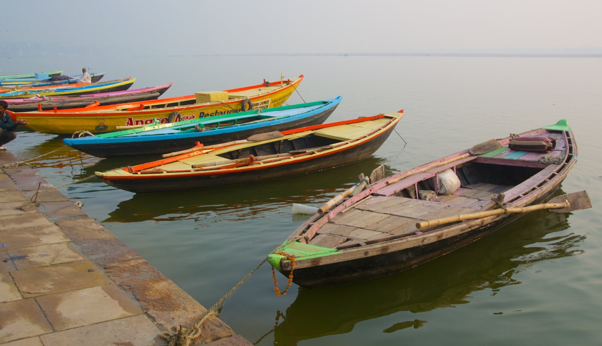 https://mdw-travel-data-us-east-1.s3.amazonaws.com/img/country/India/Tulsi-Ghat/img_00.jpg