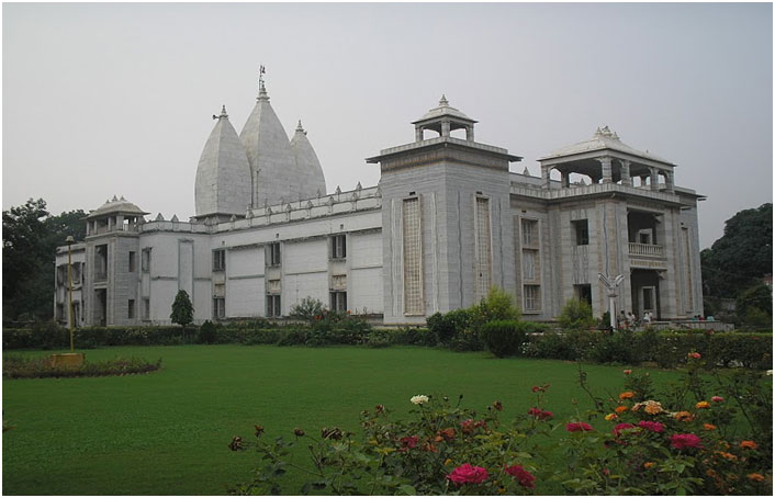 https://mdw-travel-data-us-east-1.s3.amazonaws.com/img/country/India/Tulsi-Manas-Temple/img_01.jpg