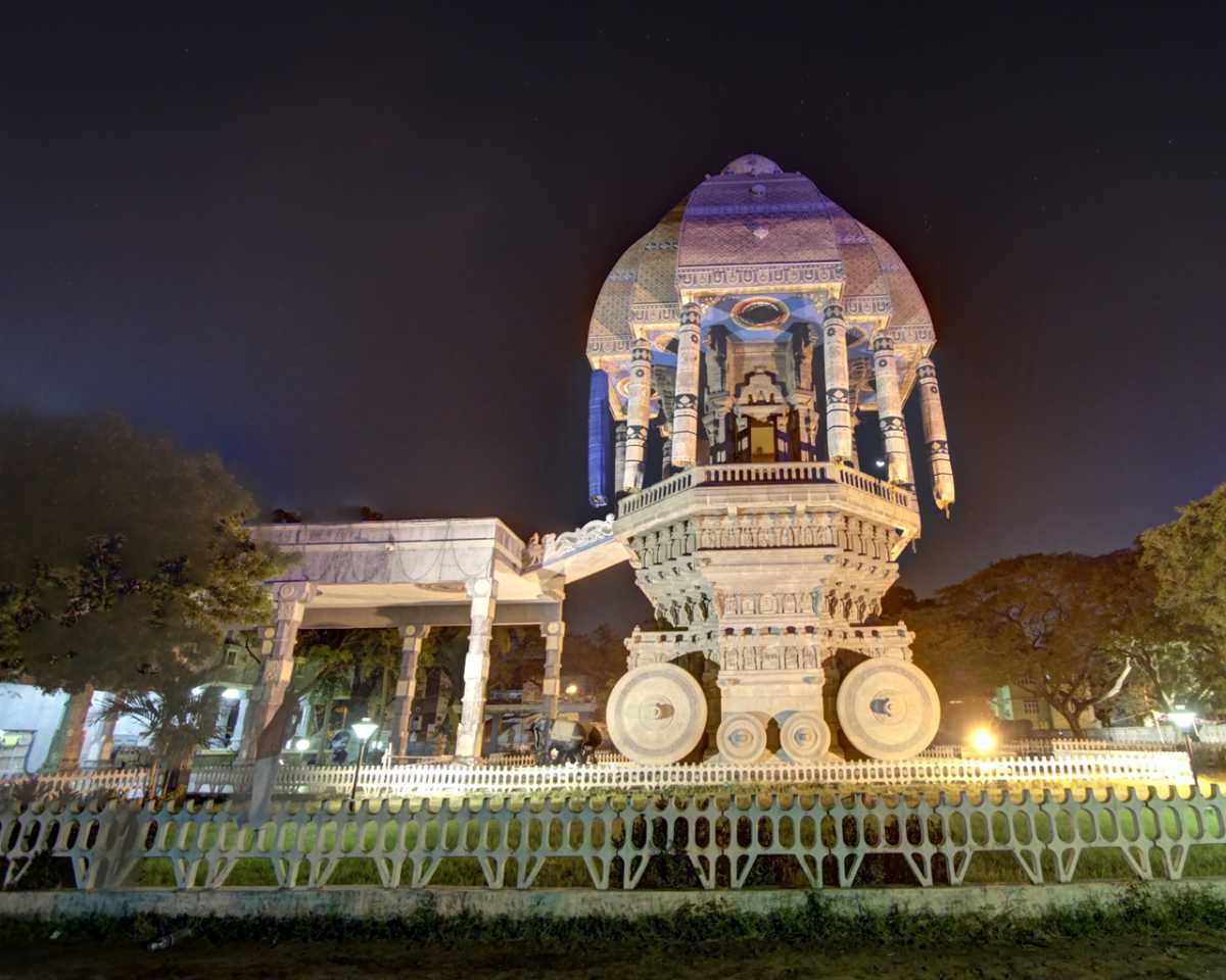 https://mdw-travel-data-us-east-1.s3.amazonaws.com/img/country/India/Valluvar-Kottam/img_01.jpg