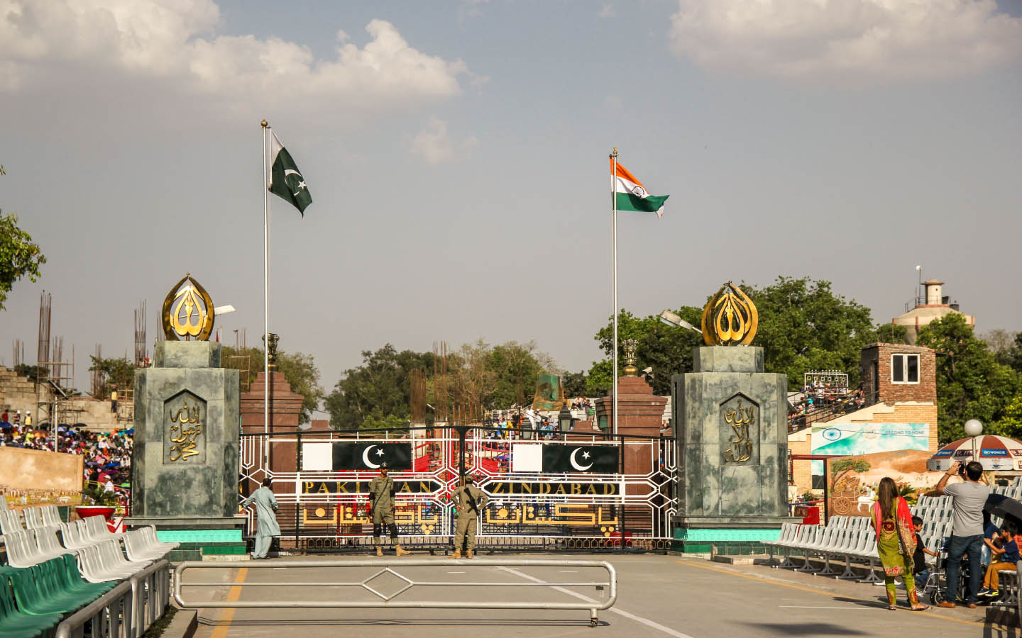 https://mdw-travel-data-us-east-1.s3.amazonaws.com/img/country/India/Wagah-Border/img_01.jpg