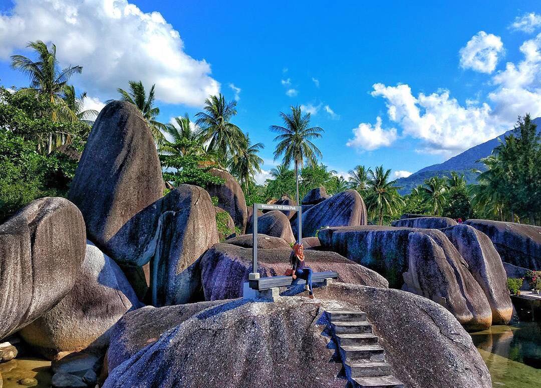 https://mdw-travel-data-us-east-1.s3.amazonaws.com/img/country/Indonesia/Alif-Stone-Park/img_03.jpg