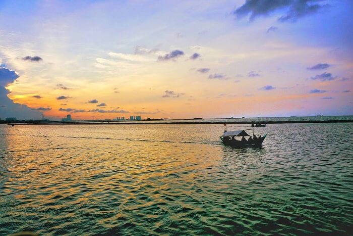 https://mdw-travel-data-us-east-1.s3.amazonaws.com/img/country/Indonesia/Ancol-Beach-City/img_01.jpg